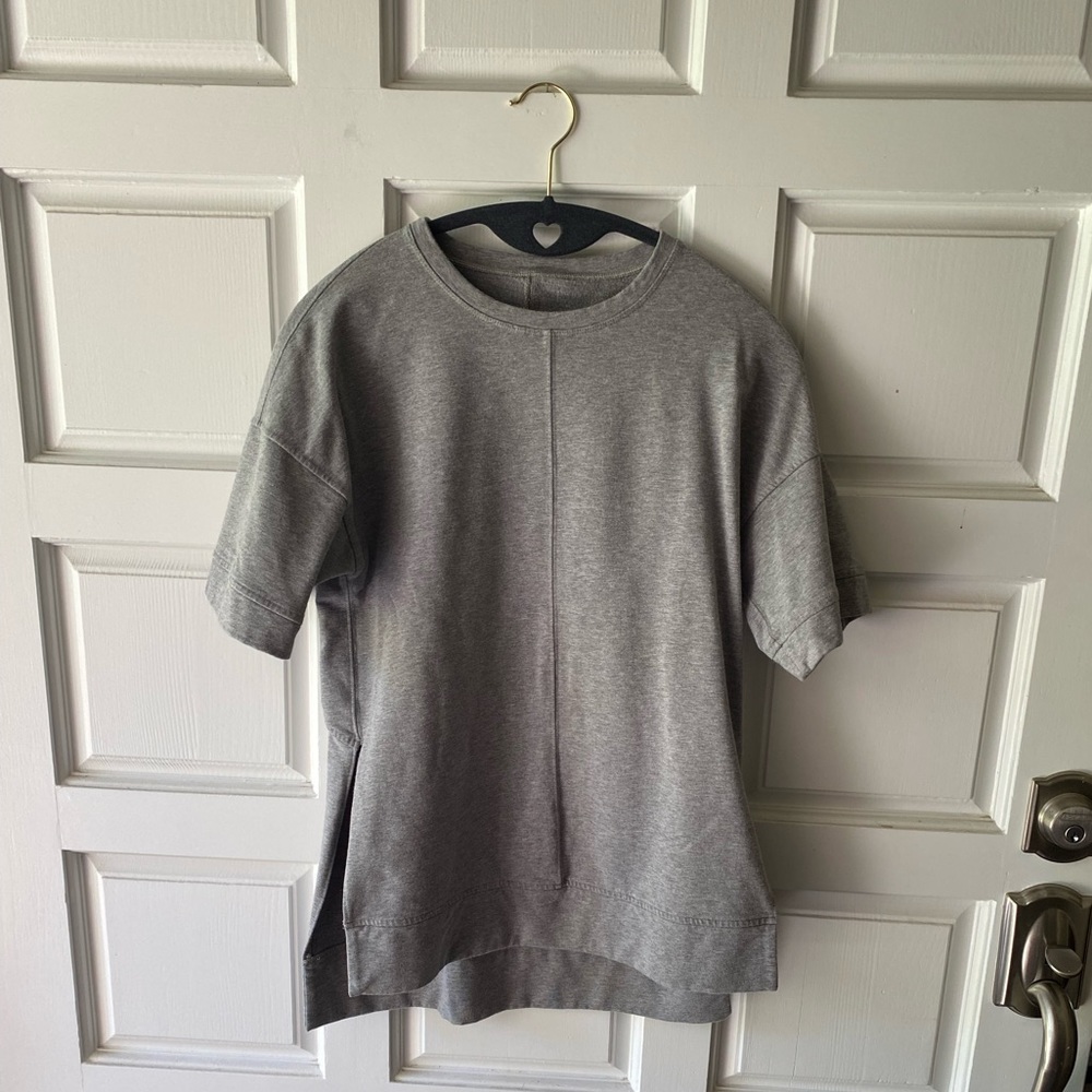 Gray lululemon shirt
